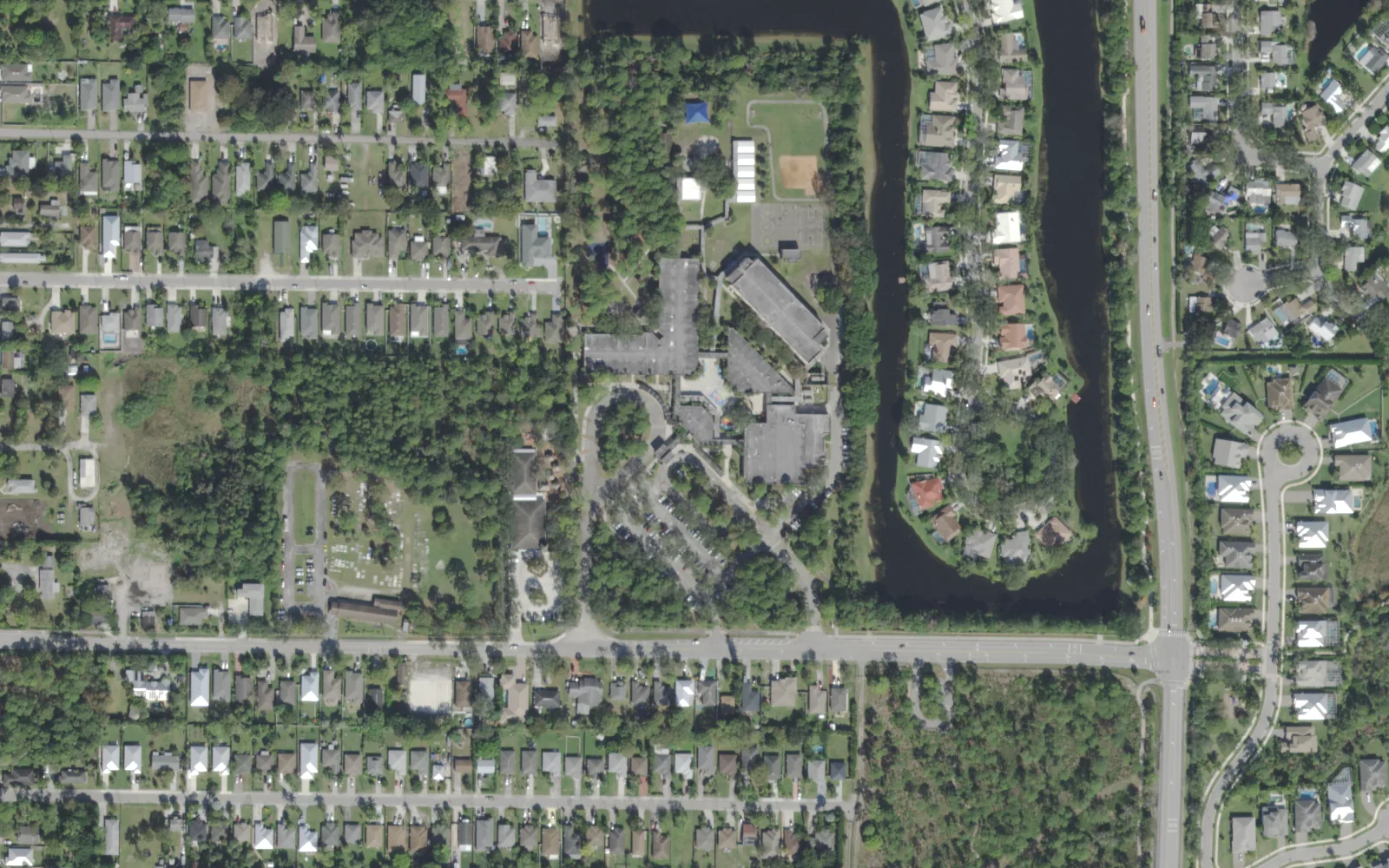 Limestone Creek Elementary and the surrounding Limestone Creek neighborhood off Church Street in Jupiter, seen from the air